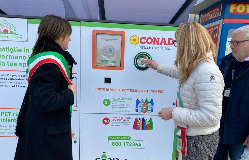Riciclo e risparmio: inaugurato l'eco-compattatore alla Conad di pieve a ripoli