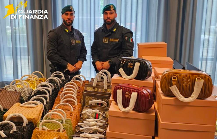 Pisa, maxi sequestro della Guardia di Finanza: oltre 55mila articoli contraffatti durante i ponti festivi