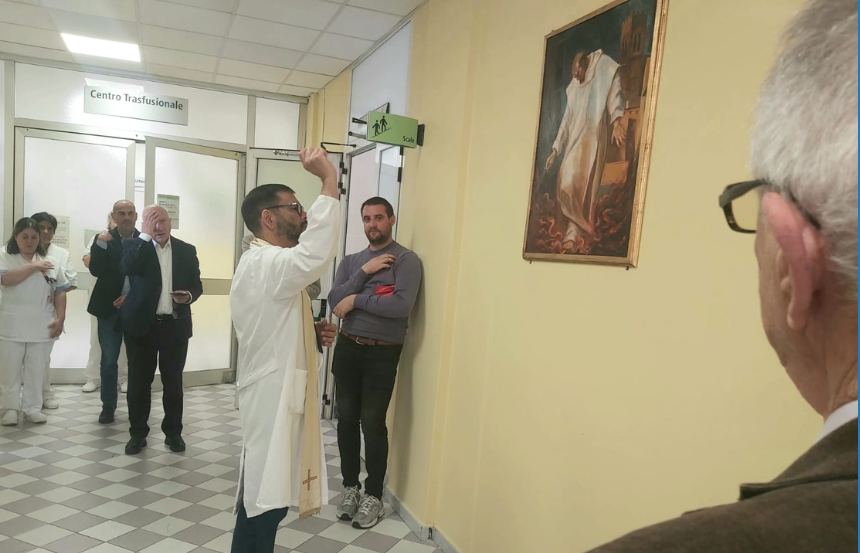 Collocato all'ingresso dell'ospedale di Fucecchio il quadro raffigurante San Pietro Igneo