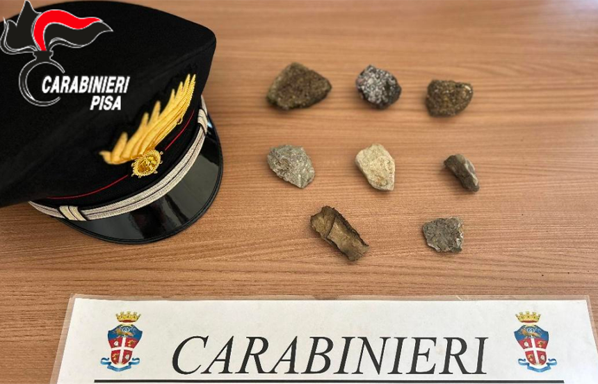 San Miniato, tenta la ''truffa dello specchietto'' sulla Fi-Pi-Li: arrestato 23enne italiano