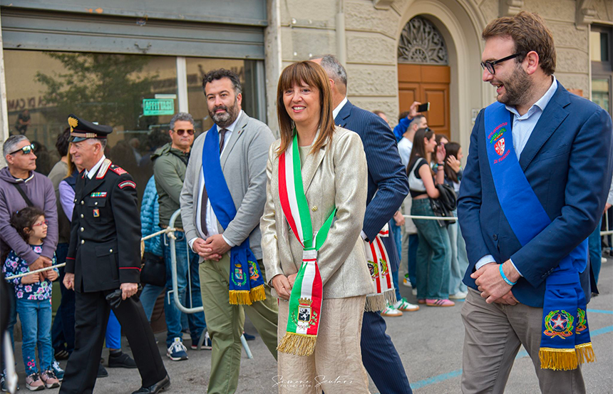 Colori, musica, cori: Fucecchio unita nel Palio delle Contrade