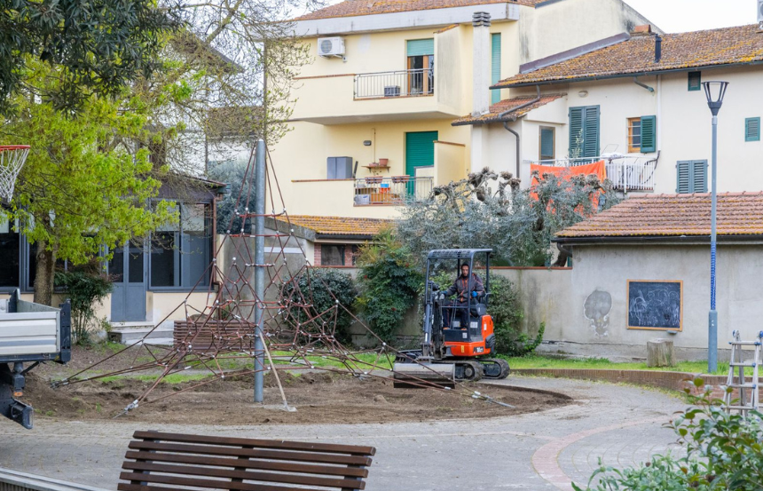 Empoli: asfaltature, illuminazione pubblica e aree giochi