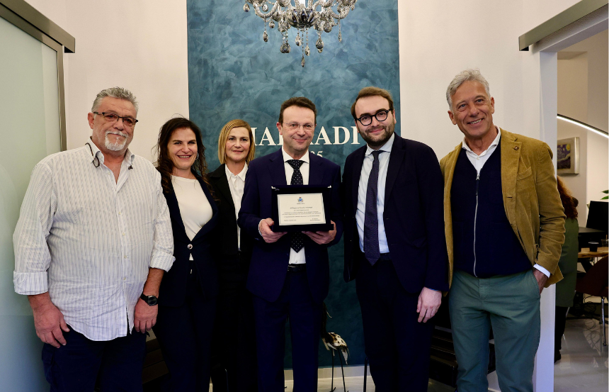 L'Impresa Funebre Marradi supera i 90 anni di attività, una targa dell'amministrazione comunale