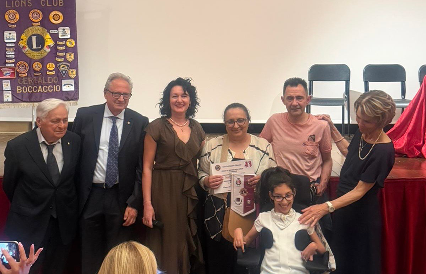 Emozioni, gratitudine e solidarietà alla 16ª edizione del 'Premio al Servizio degli Ultimi'